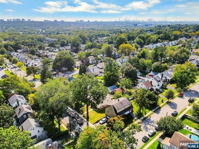 116 Hillside Avenue, Teaneck, NJ 07666