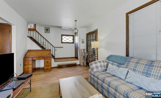 116 Hillside Avenue, Teaneck, NJ 07666