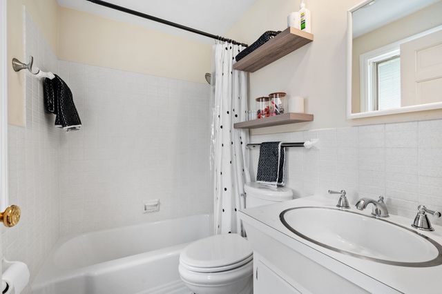 131 Wilmar Drive, Fox Chapel, PA 15238