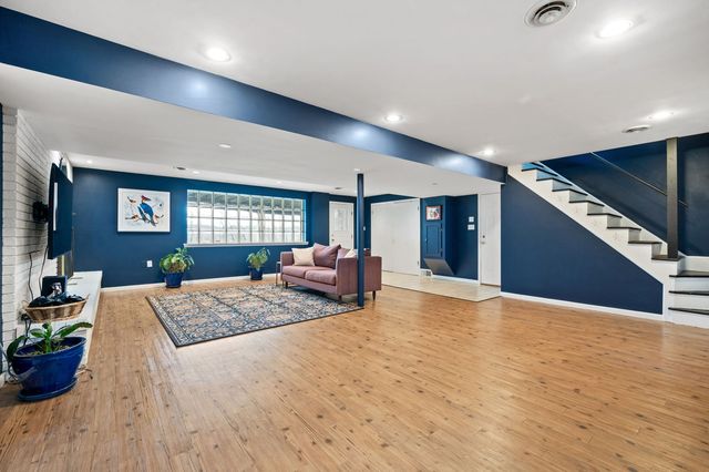 131 Wilmar Drive, Fox Chapel, PA 15238