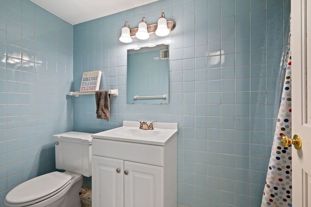 131 Wilmar Drive, Fox Chapel, PA 15238