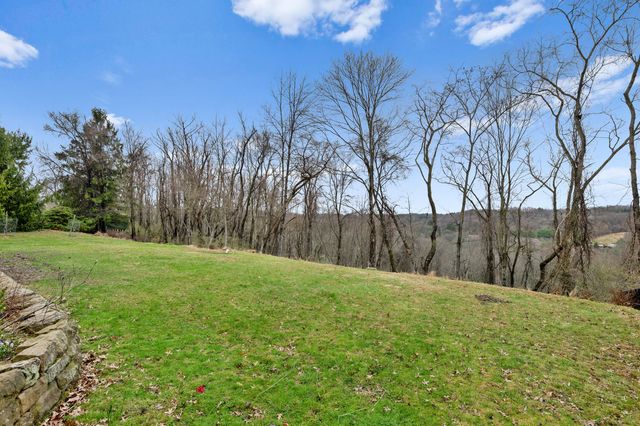 131 Wilmar Drive, Fox Chapel, PA 15238