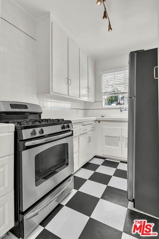 154 N Sycamore Avenue 4, Los Angeles, CA 90036