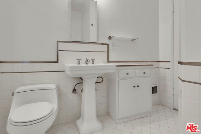 154 N Sycamore Avenue 4, Los Angeles, CA 90036