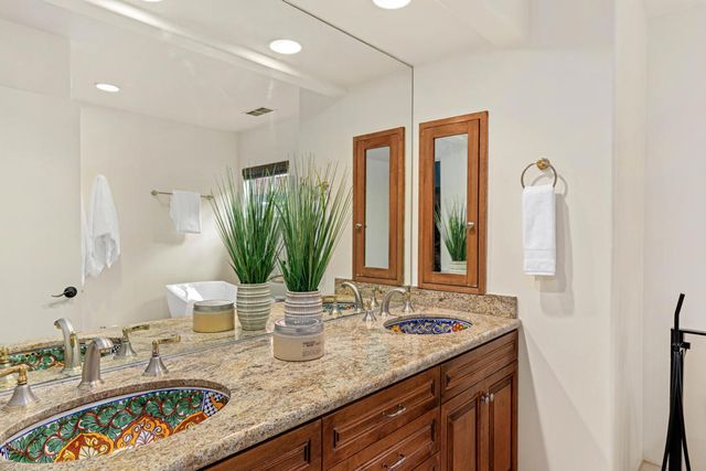 2917 Cervantes Court, Palm Springs, CA 92264