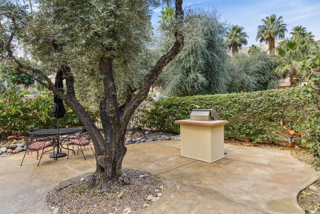 2917 Cervantes Court, Palm Springs, CA 92264