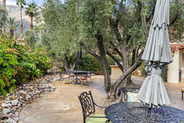 2917 Cervantes Court, Palm Springs, CA 92264