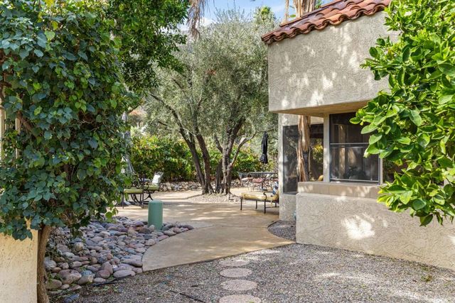 2917 Cervantes Court, Palm Springs, CA 92264