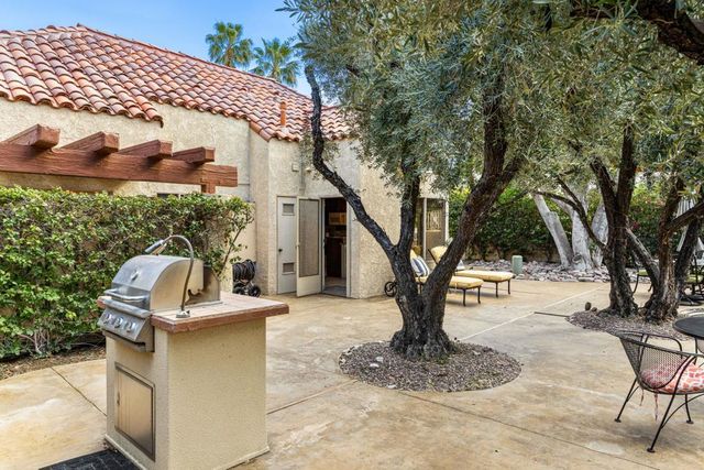 2917 Cervantes Court, Palm Springs, CA 92264