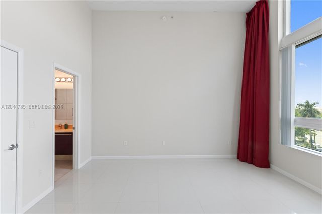 1900 N Bayshore Drive Dr 715, Miami, FL 33132