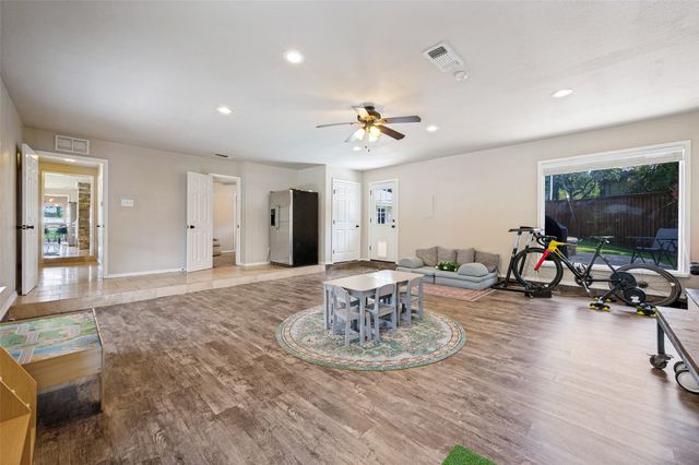 3403 Sunset Oaks Street, Dalworthington Gardens, TX 76016