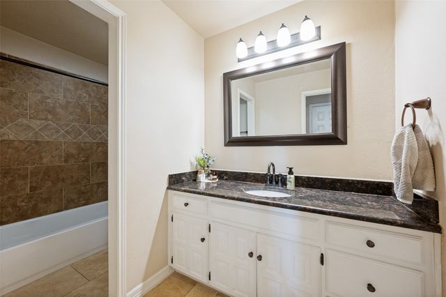 3403 Sunset Oaks Street, Dalworthington Gardens, TX 76016