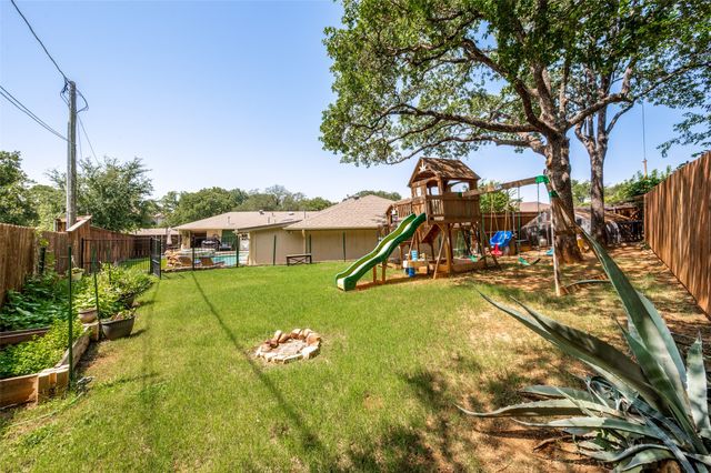 3403 Sunset Oaks Street, Dalworthington Gardens, TX 76016