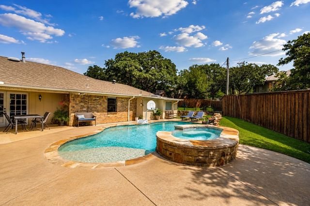 3403 Sunset Oaks Street, Dalworthington Gardens, TX 76016