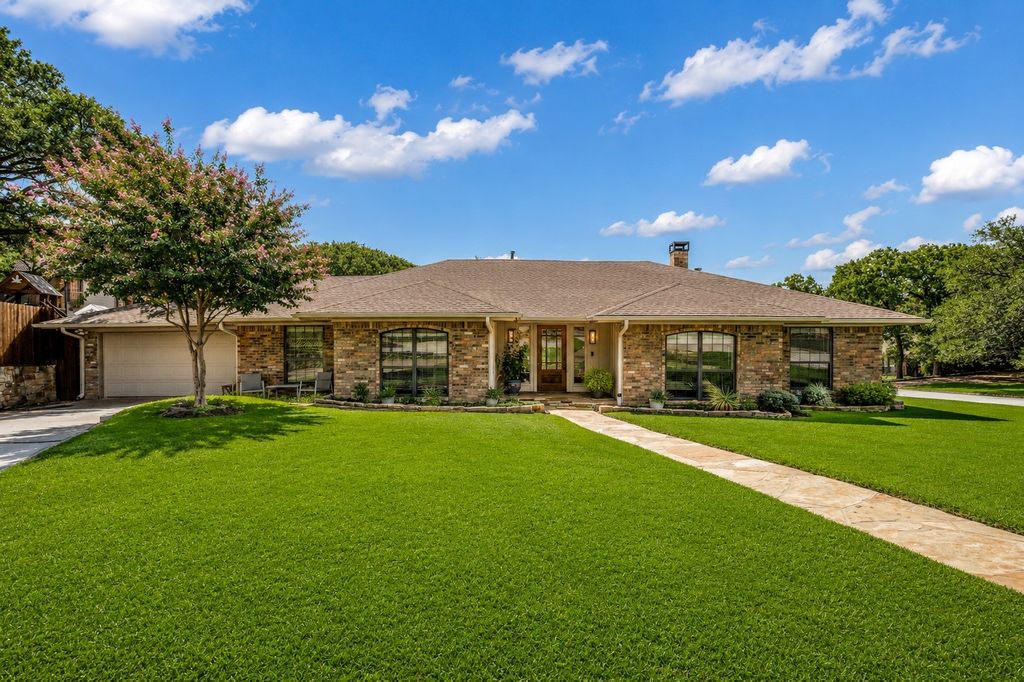 3403 Sunset Oaks Street, Dalworthington Gardens, TX 76016
