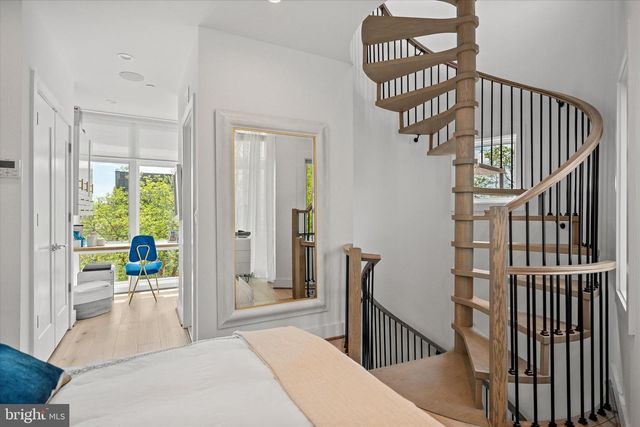1717 V ST NW, Washington, DC 20009