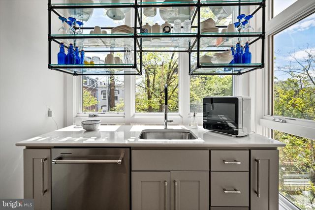1717 V ST NW, Washington, DC 20009