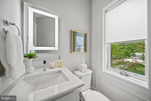 1717 V ST NW, Washington, DC 20009
