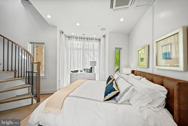 1717 V ST NW, Washington, DC 20009