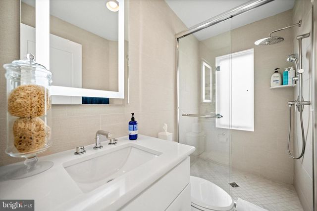 1717 V ST NW, Washington, DC 20009