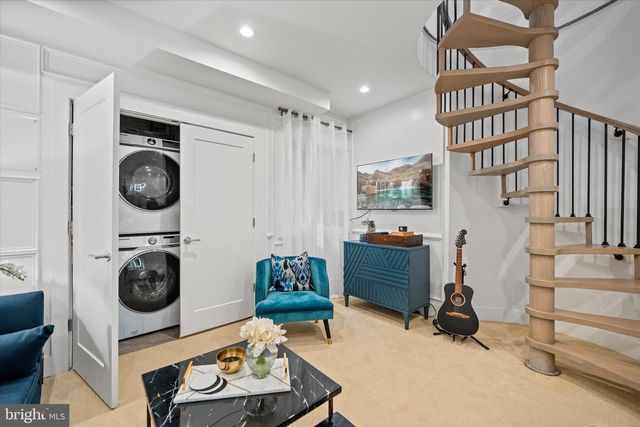 1717 V ST NW, Washington, DC 20009