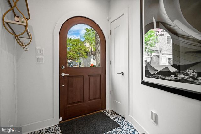 1717 V ST NW, Washington, DC 20009
