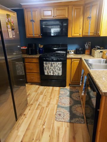 819 Eastside Road, Woodstock, NH 03262