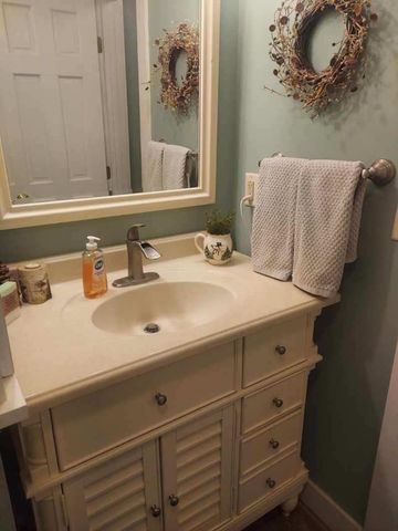 819 Eastside Road, Woodstock, NH 03262