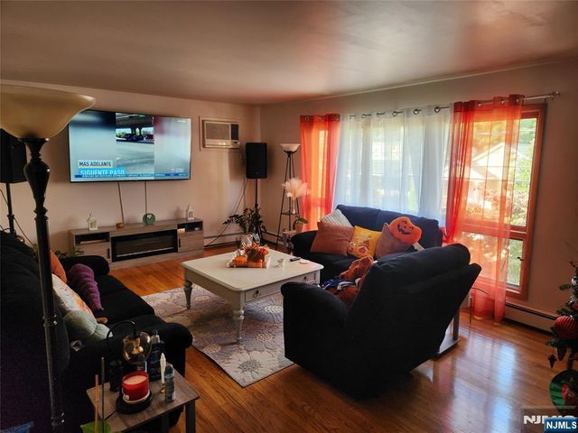 490 Westminster Place, Lodi, NJ 07644
