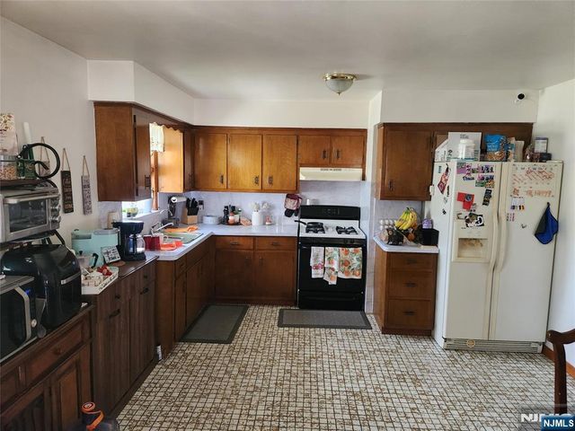 490 Westminster Place, Lodi, NJ 07644
