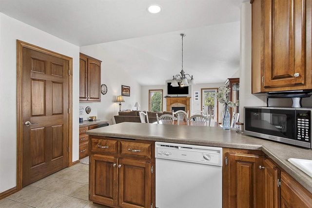 4027 PONCE DE LEON BOULEVARD, Hobart, WI 54155