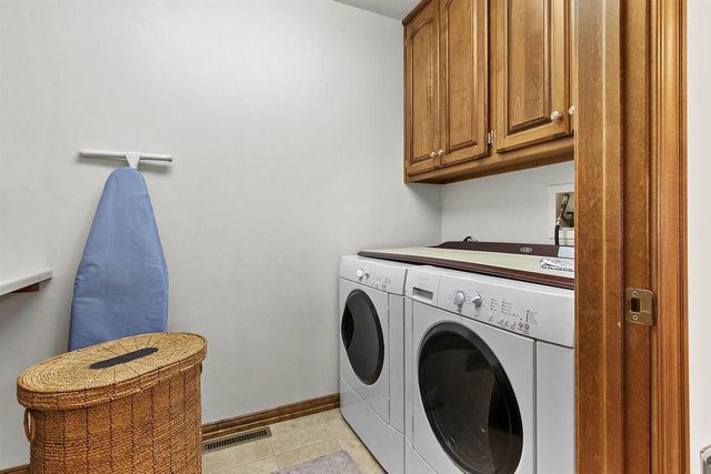 4027 PONCE DE LEON BOULEVARD, Hobart, WI 54155