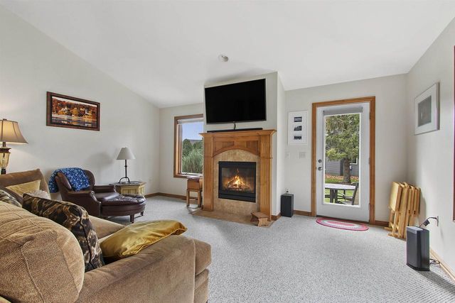 4027 PONCE DE LEON BOULEVARD, Hobart, WI 54155