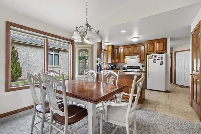 4027 PONCE DE LEON BOULEVARD, Hobart, WI 54155