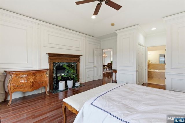 19 Rockhall Court, Hamburg, NJ 07419