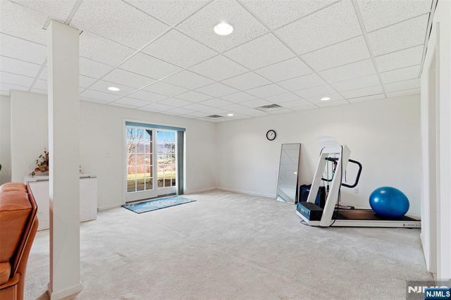 19 Rockhall Court, Hamburg, NJ 07419