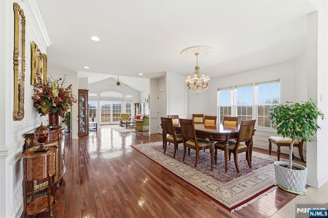 19 Rockhall Court, Hamburg, NJ 07419