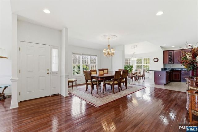 19 Rockhall Court, Hamburg, NJ 07419