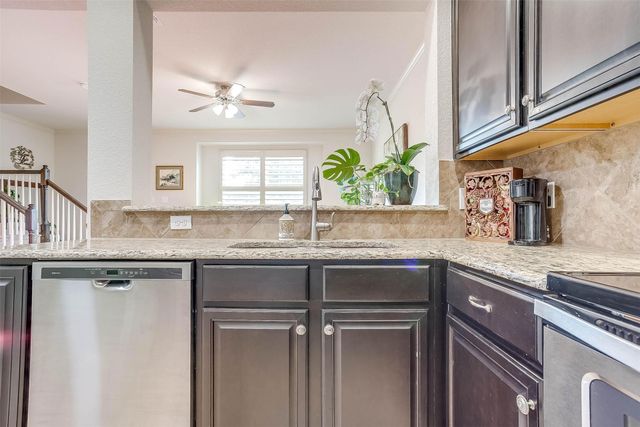 6972 Carrington Lane, Fort Worth, TX 76137