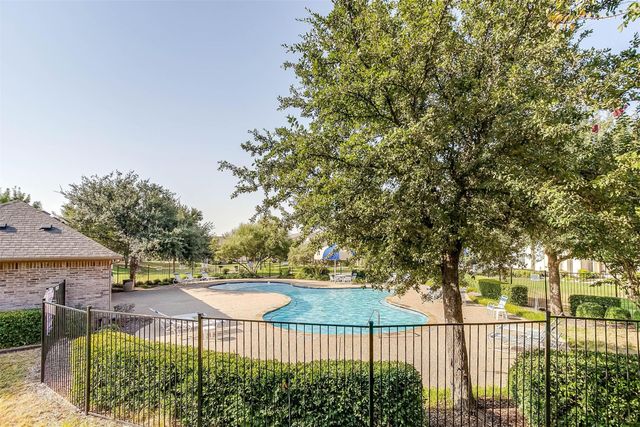 6972 Carrington Lane, Fort Worth, TX 76137