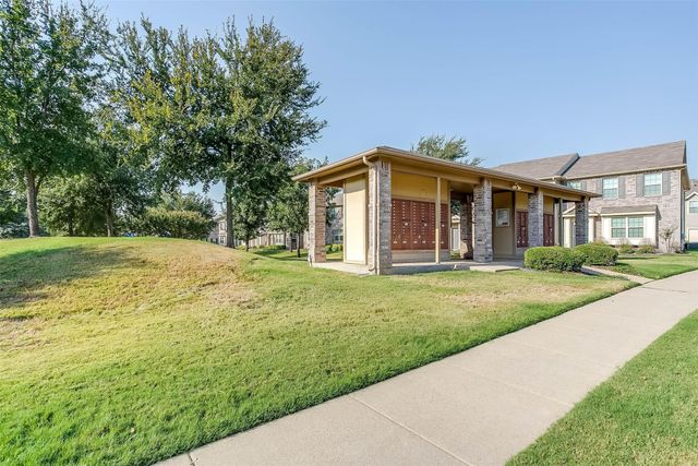 6972 Carrington Lane, Fort Worth, TX 76137