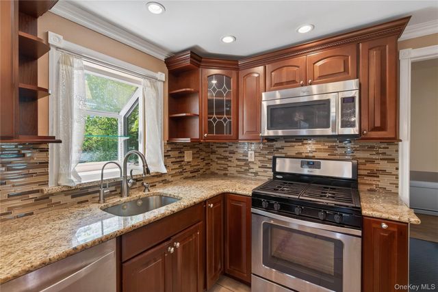 1 Post Place, Newburgh, NY 12550