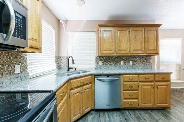 5903 70th Street, Lubbock, TX 79424