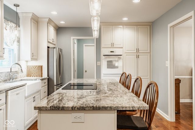 10155 Briar Creek Lane, Carmel, IN 46033
