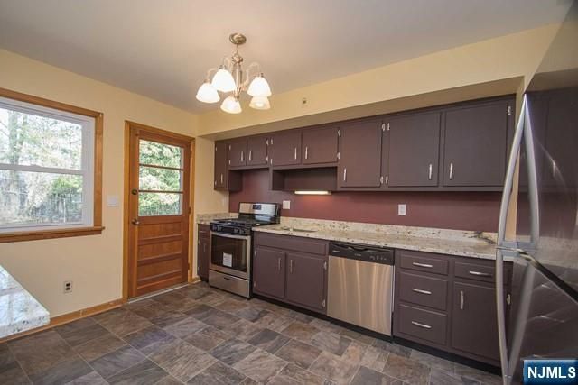 403 Longview, Northvale, NJ 07647