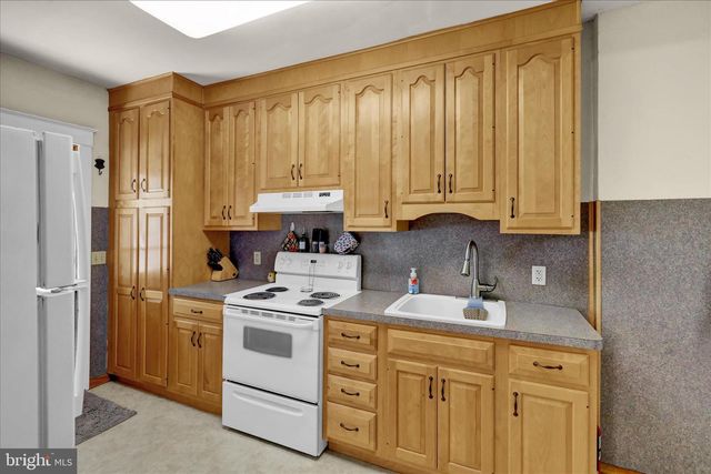 43 E WALNUT ST, Ephrata, PA 17522