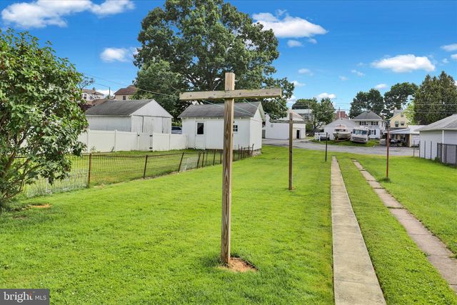 43 E WALNUT ST, Ephrata, PA 17522