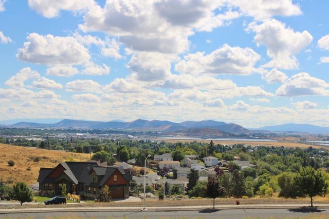 551 Bella Vista Loop, Klamath Falls, OR 97601