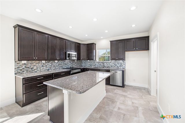 1385 Riviera Drive, Canyon Lake, TX 78133