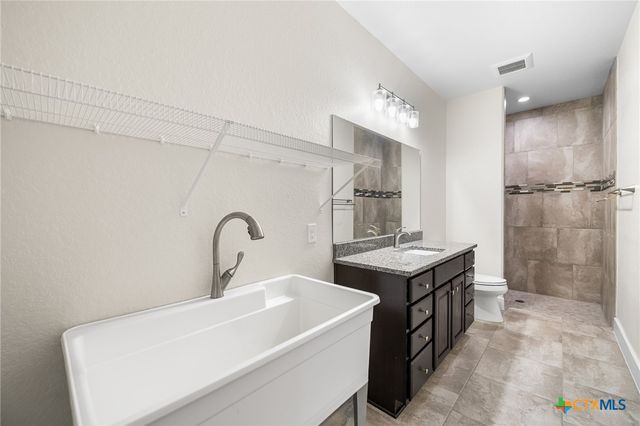 1385 Riviera Drive, Canyon Lake, TX 78133